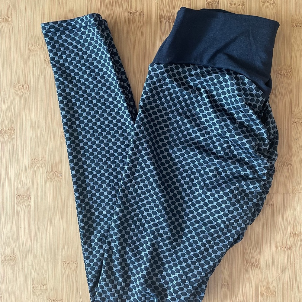 SOLD- Sherpa Leggings Black Ultra-Lift NWOT S